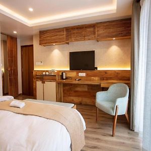 Hotel Teo Suites International Airport